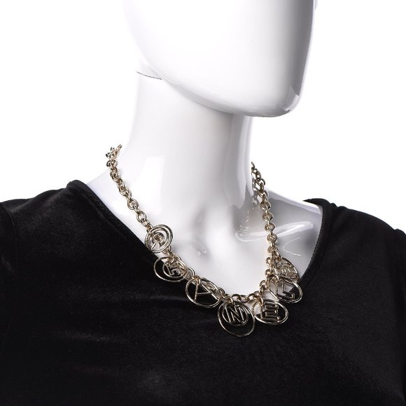 CHANEL RUNWAY CC CUBA NECKLACE - Picture 3 of 11